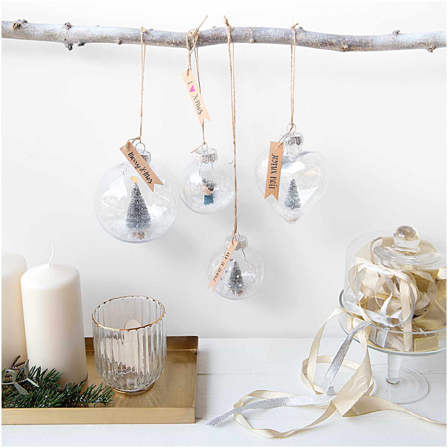 Weihnachtskugel aus Kunststoff 10cm Weihnachtskugel aus Kunststoff 10cm
