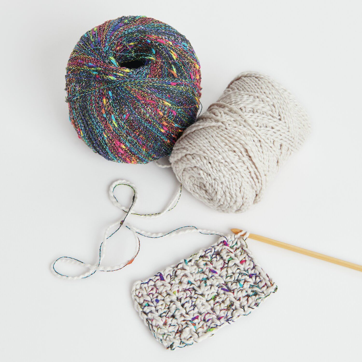 Creative Make It Rainbow Tweed Beilaufgarn 50g 525m 