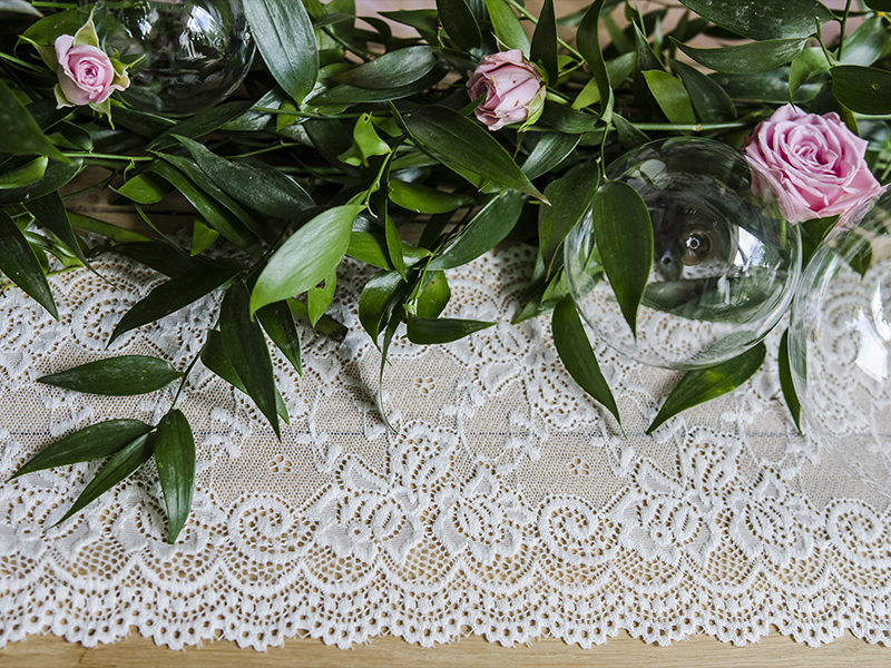Tischläufer Spitze Lace off-white 0,15x9m