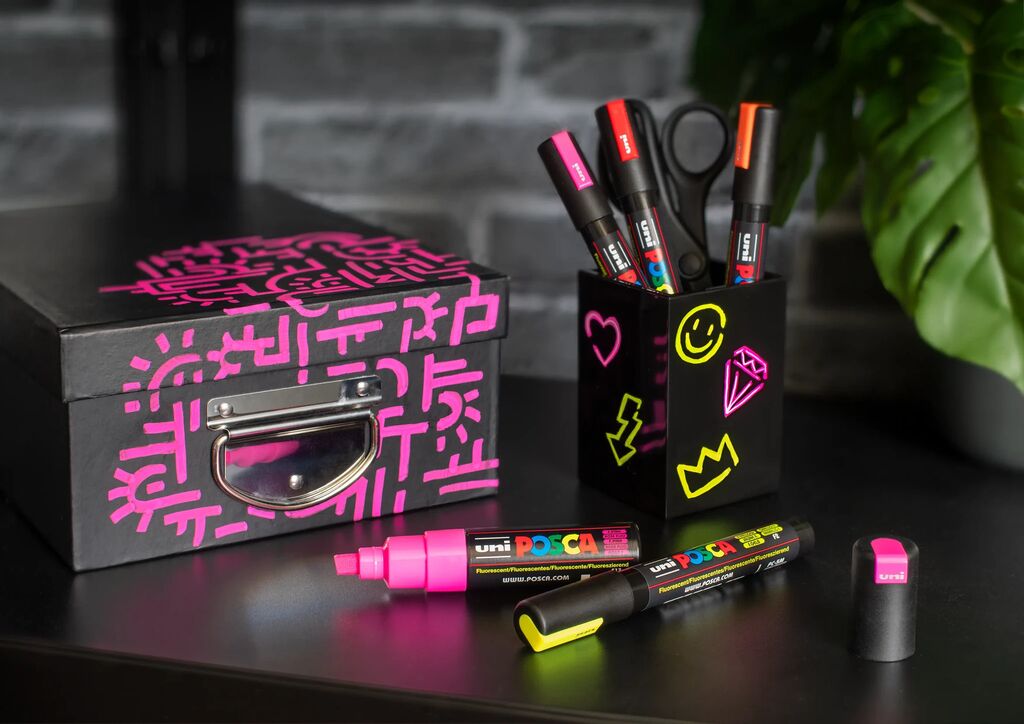 UNI POSCA Marker PC-8K SCHWARZ breite Keilspitze 8 mm UNI POSCA Marker PC-8K SCHWARZ breite Keilspitze 8 mm