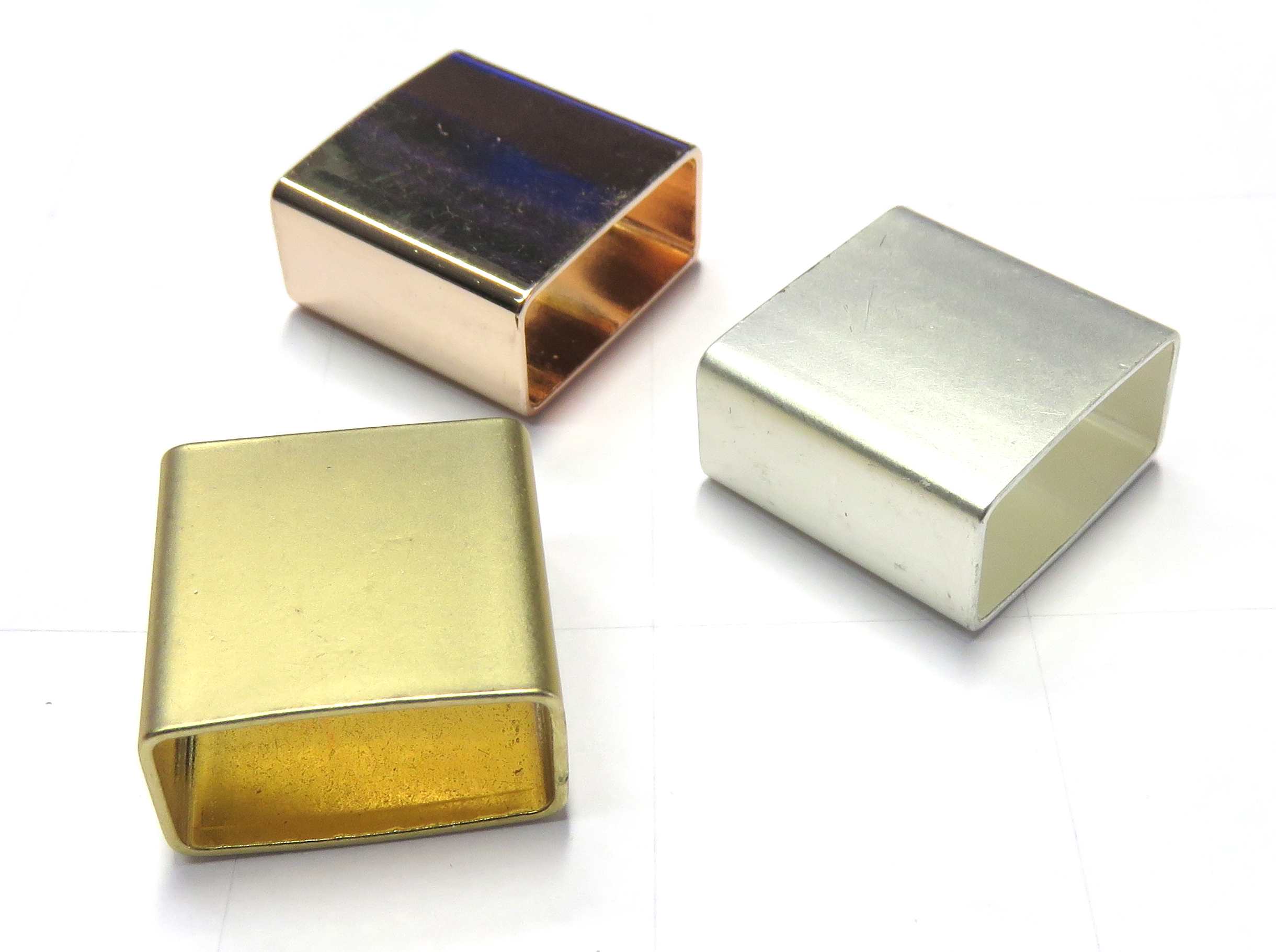 Metallhülsen quadratisch matt, 17x8 mm, per Stück