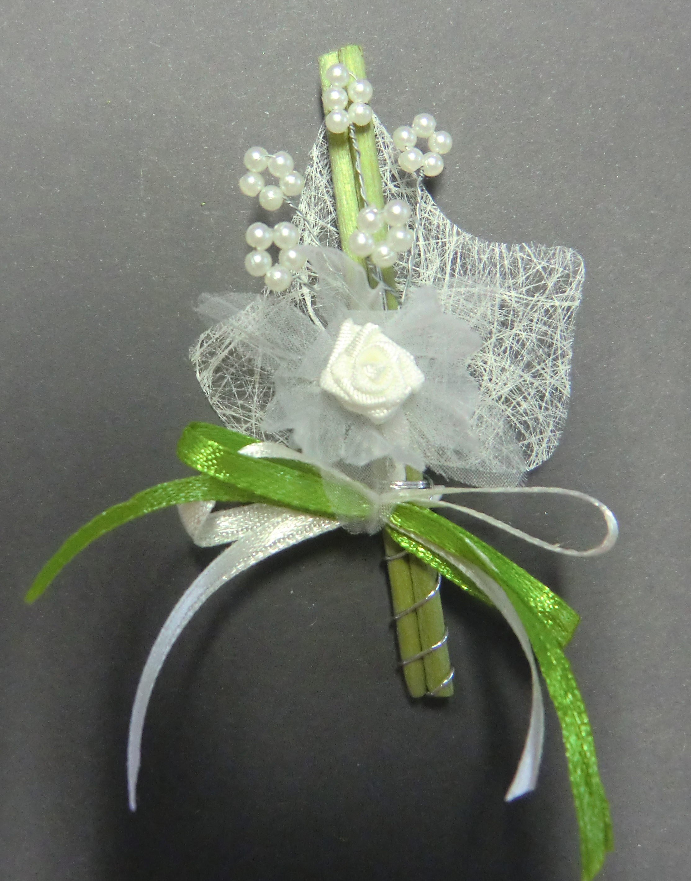 Hochzeitsanstecker Stäbe, Perlblumen, Tülldior creme, Sisalblatt