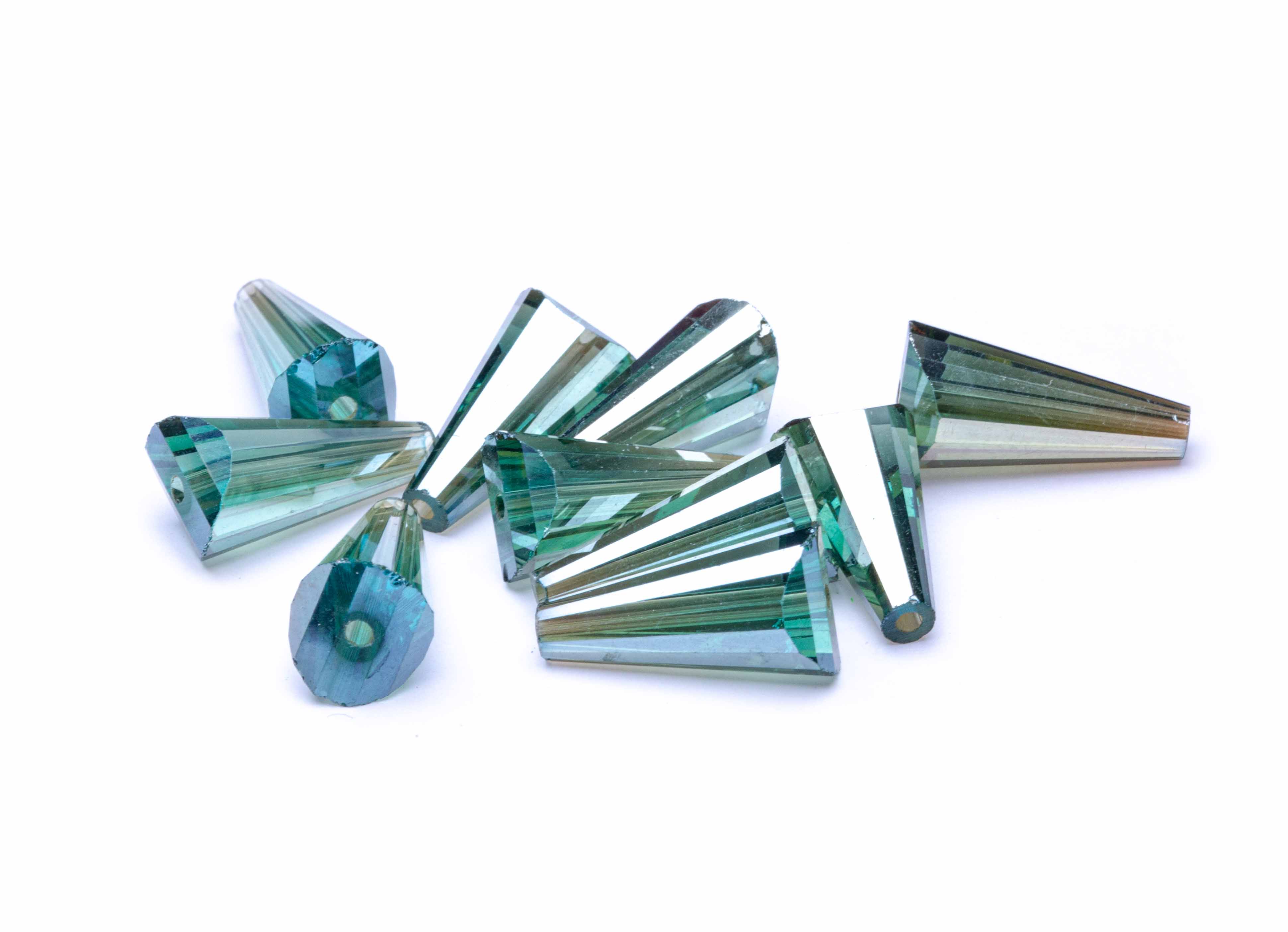 Glasschliffperlen konisch bedampft grün 16x8mm 10 Stück 