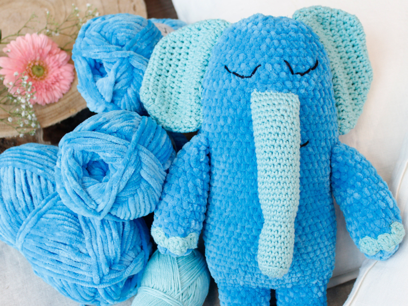 MyBoshi Samt Chenillengarn weich 100% Polyester 100m 100g MyBoshi Samt Chenillengarn weich 100% Polyester 100m 100g