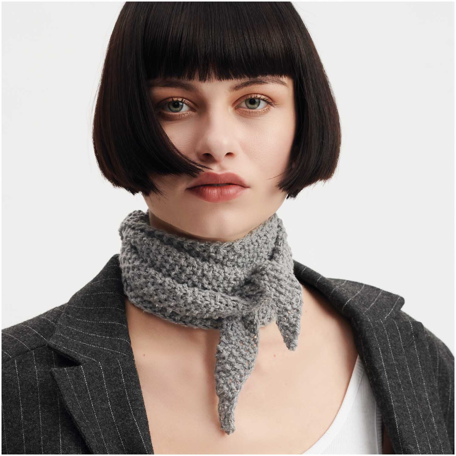 Luxury Natural Silk Blend GRAU Wolle 50% Seide 30% Wolle 20% Baumwolle 50g / 115m Luxury Natural Silk Blend GRAU Wolle 50% Seide 30% Wolle 20% Baumwolle 50g / 115m