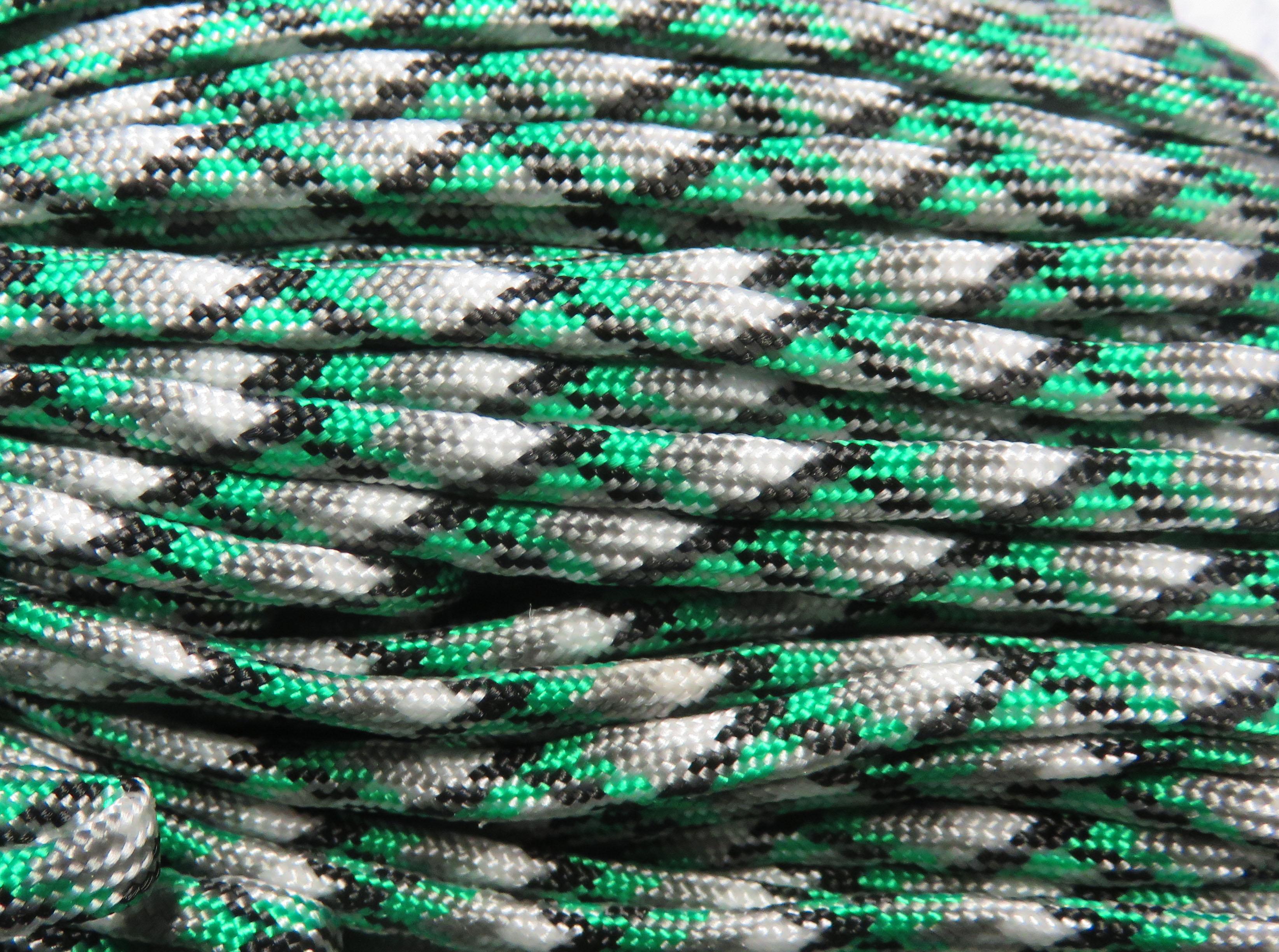 Paracord 4mm, grelltürkis-schwarz-weiss-grau,  6,4 m