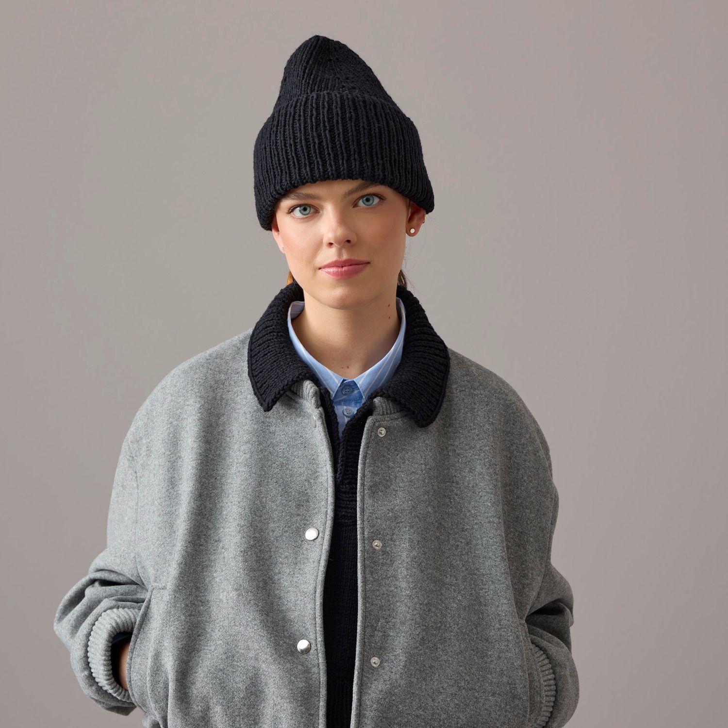 Essentials Aran Vegan Cashmere 50g 100m Essentials Aran Vegan Cashmere 50g 100m