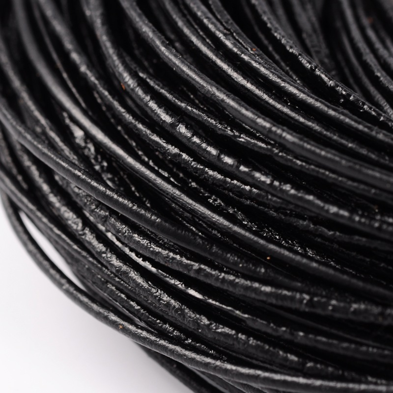 Lederriemen schwarz 2 mm, 4,5m , Lederband Lederschnur  