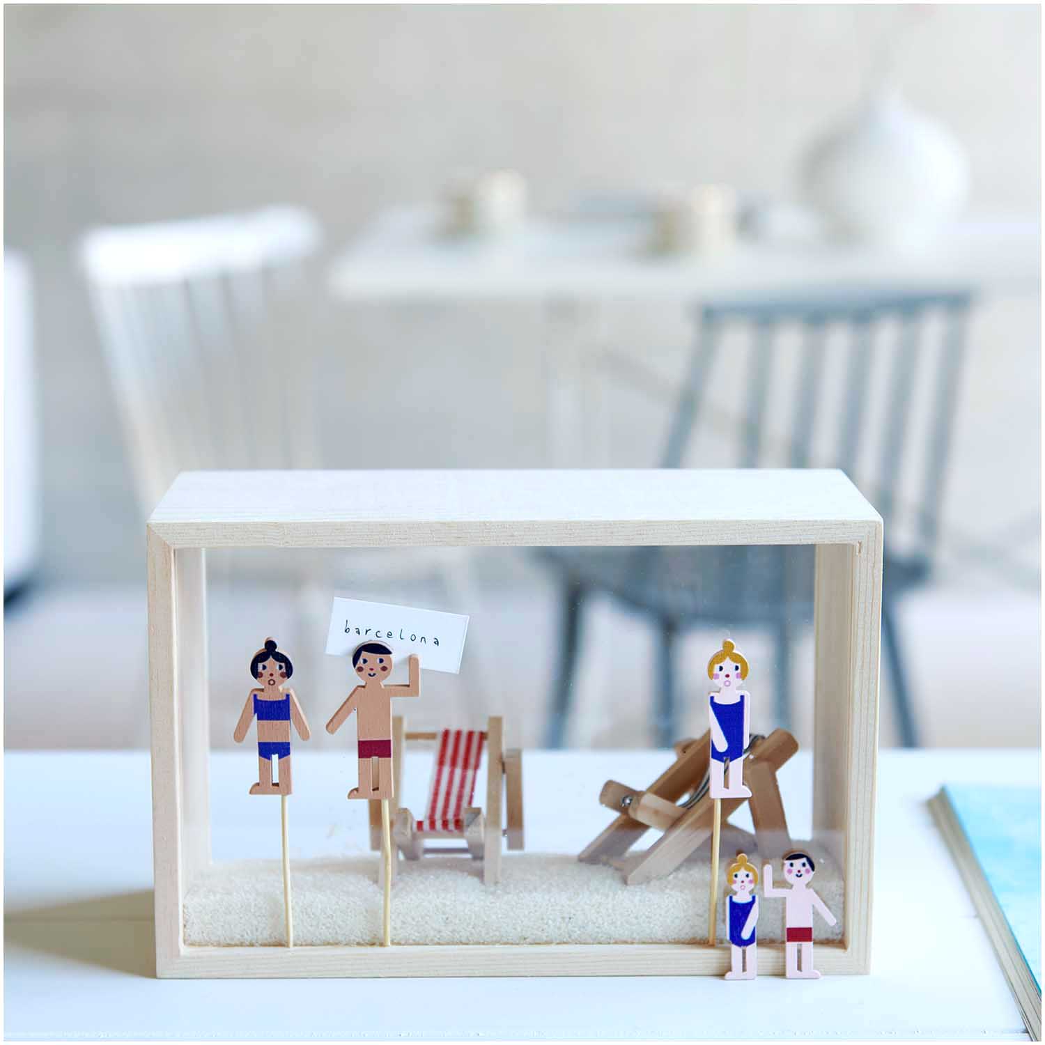 Miniatur-Deko Liegestuhl blau/weiß Holz 4,5x7cm Miniatur-Deko Liegestuhl blau/weiß Holz 4,5x7cm