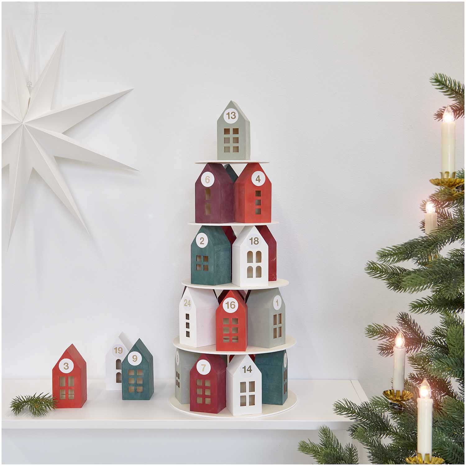 Adventskalender "Holz-Haus-Pyramide" 29 Teilen FSC 100% 51x23cm