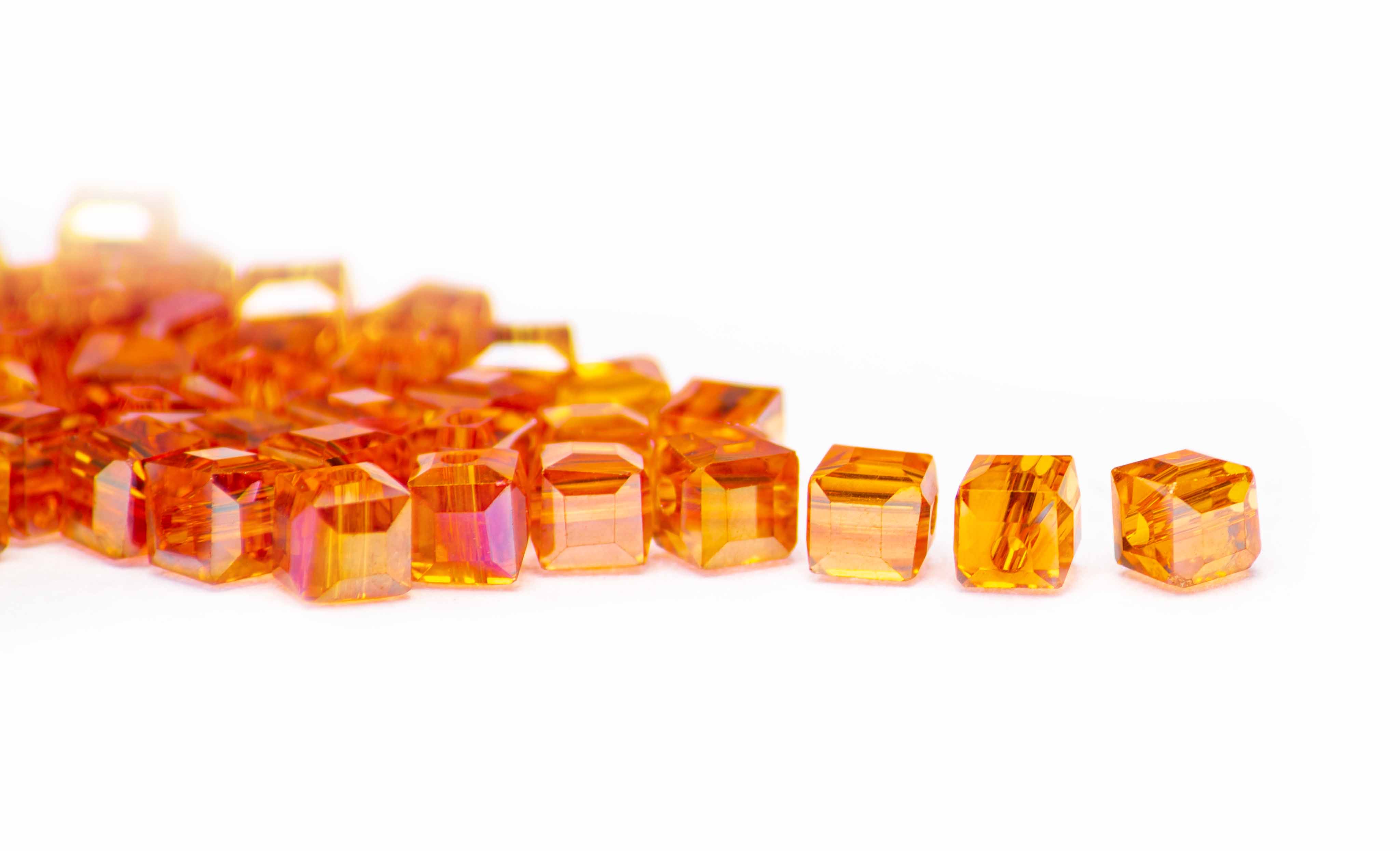 Glasschliffwürfel Würfelperle bedampft orange 4x4cm 50 Stück 